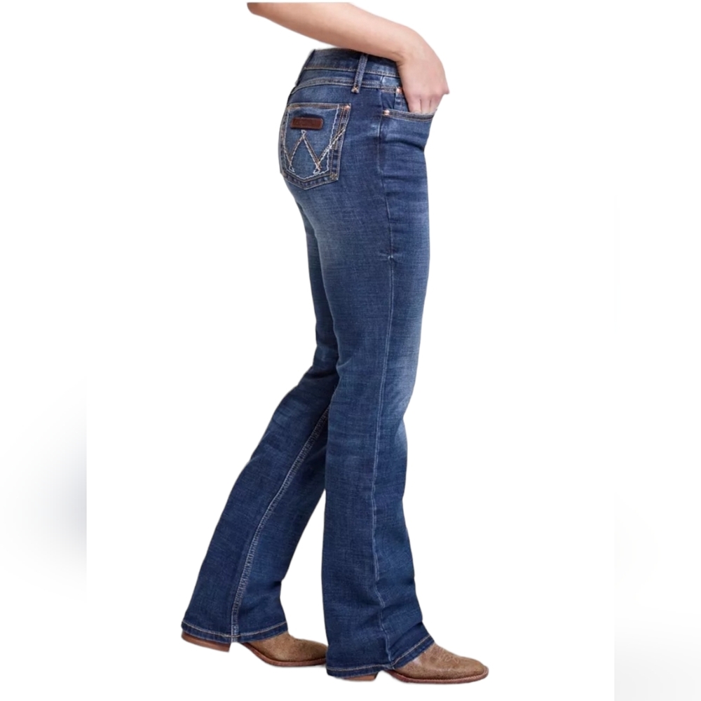 Wrangler Retro® Ladies' Mae Jeans Mid-Rise Boot Cut Size 0 X 34